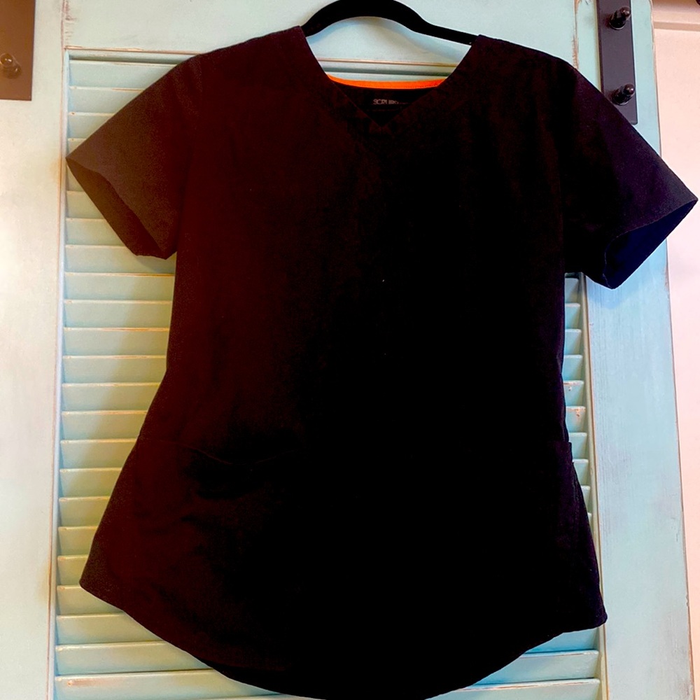 Black ladies fitted scrub top